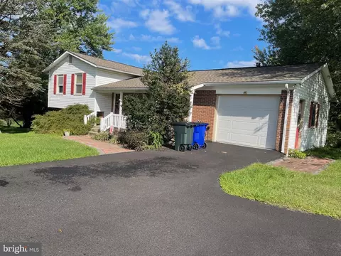 10242 Allview Dr, Frederick, MD 21701