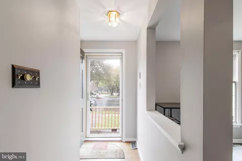 7827 River Run Ct, Frederick, MD 21701 photo 3