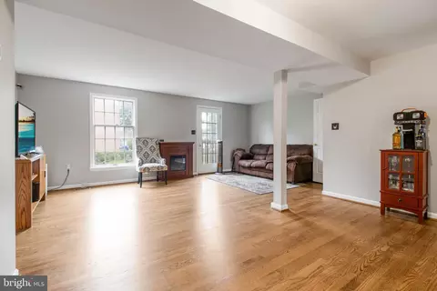 7827 River Run Ct, Frederick, MD 21701 photo 8