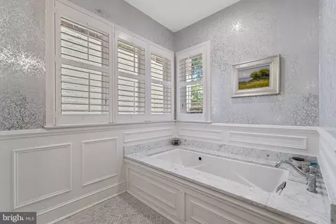 Bath - 119 Record St #1, Frederick, MD 21701 photo 4 of 6
