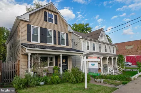 321 E Potomac St, Brunswick, MD 21716 photo 3