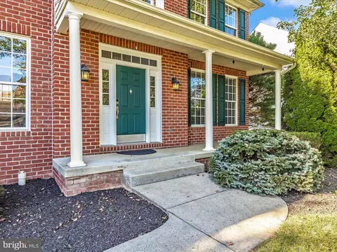 4808 Clarendon Dr, Frederick, MD 21703 photo 2