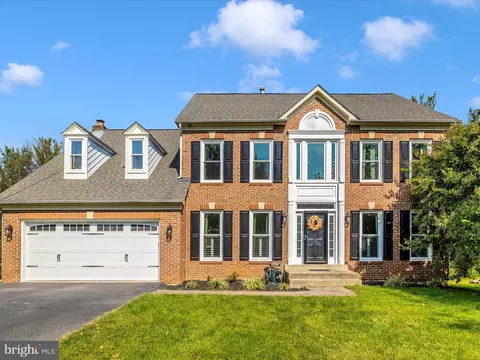 6123 Fieldcrest Dr, Frederick, MD 21701 photo 2