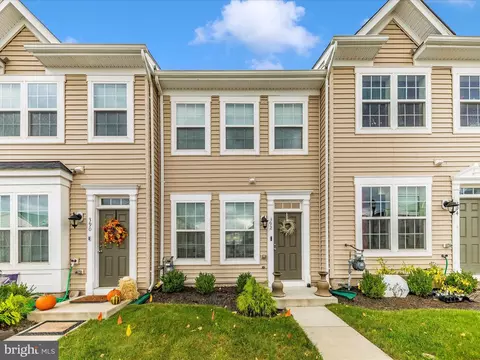 392 Pemberton Park Ln, Frederick, MD 21703
