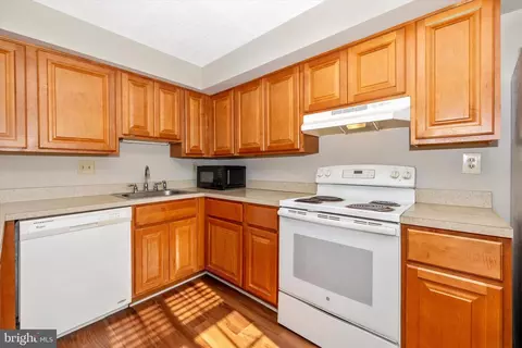 Kitchen - 1784 Springfield Ln, Frederick, MD 21702 photo 3 of 6
