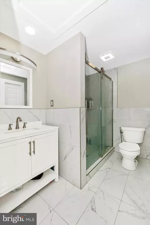 Bath - 1784 Springfield Ln, Frederick, MD 21702 photo 3 of 4
