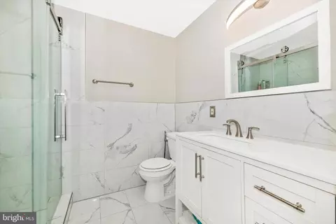 Bath - 1784 Springfield Ln, Frederick, MD 21702 photo 4 of 4