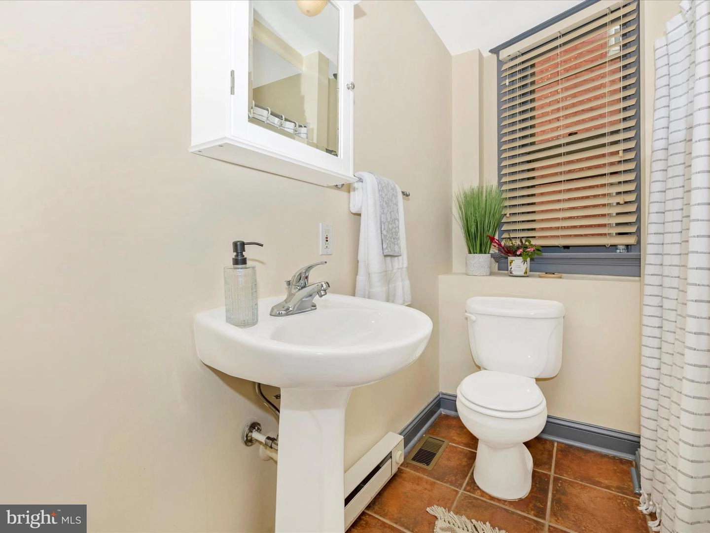 Bath - 226 Dill Ave, Frederick, MD 21701 photo 1 of 4