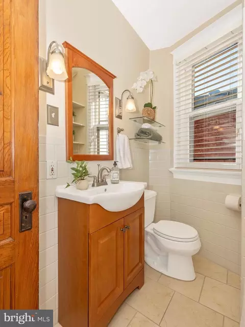 Bath - 226 Dill Ave, Frederick, MD 21701 photo 3 of 4