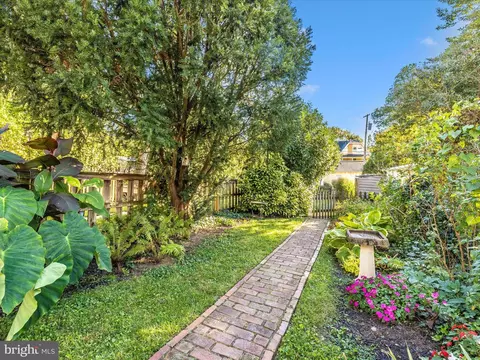 Exterior - 226 Dill Ave, Frederick, MD 21701 photo 11 of 14