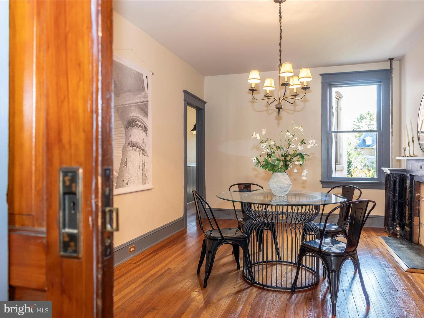 Entry Way - 226 Dill Ave, Frederick, MD 21701 photo 4 of 9