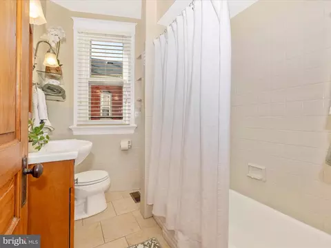 Bath - 226 Dill Ave, Frederick, MD 21701 photo 4 of 4