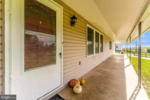 8505 Chestnut Grove Rd, Frederick, MD 21701 photo 5