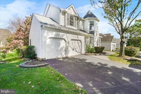 Exterior - 2611 Bear Den Rd, Frederick, MD 21701 photo 2 of 5