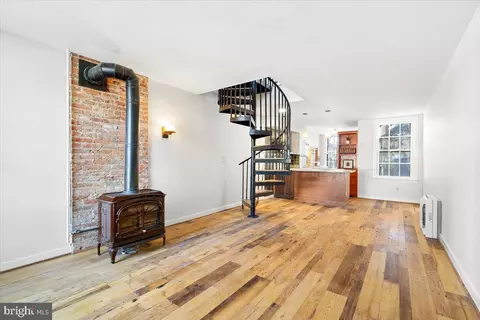 40 S Bentz St, Frederick, MD 21701 photo 3