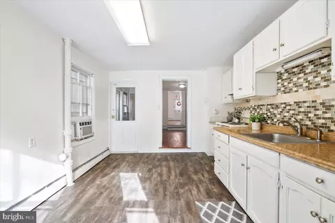 Entry Way - 116 W Fourth St, Frederick, MD 21701 photo 3 of 5