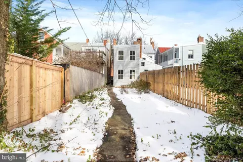 Exterior - 116 W Fourth St, Frederick, MD 21701 photo 3 of 8