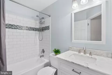 Bath - 7112 Collinsworth Pl, Frederick, MD 21703 photo 3 of 5