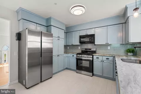 Kitchen - 7112 Collinsworth Pl, Frederick, MD 21703 photo 3 of 3