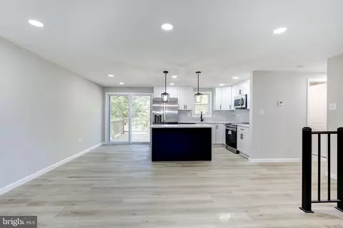 Living - 1377 Rollinghouse Dr, Frederick, MD 21703 photo 5 of 8