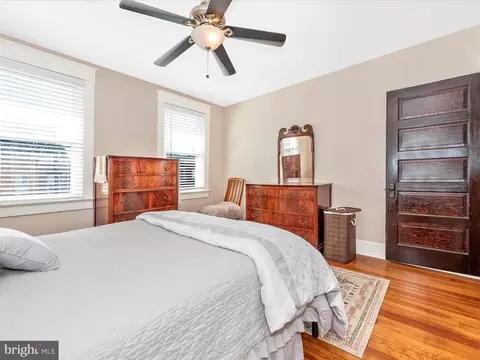 Bedroom - 209 W South St, Frederick, MD 21701 photo 5 of 9