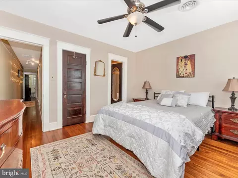 Bedroom - 209 W South St, Frederick, MD 21701 photo 4 of 9
