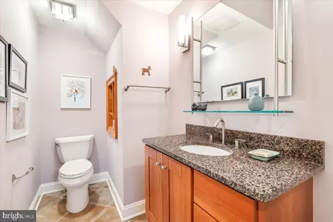 Bath - 4507 Shaff Ln, Frederick, MD 21703 photo 1 of 5