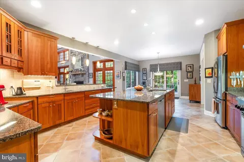 Kitchen - 4507 Shaff Ln, Frederick, MD 21703 photo 5 of 6