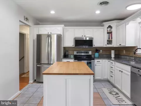 Kitchen - 7726 Bridle Path Cir, Frederick, MD 21701 photo 5 of 6