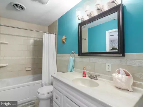Bath - 7726 Bridle Path Cir, Frederick, MD 21701 photo 1 of 2