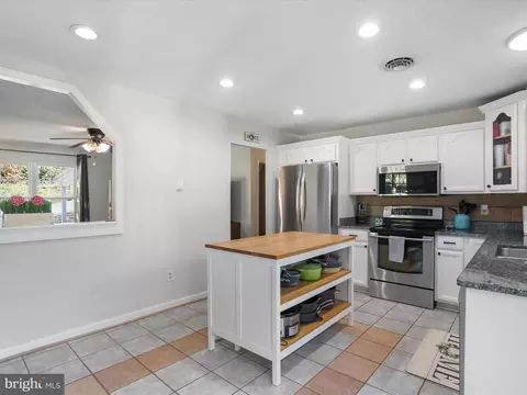 Kitchen - 7726 Bridle Path Cir, Frederick, MD 21701 photo 3 of 6