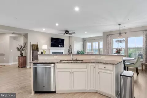 3272 Pine Needle Cir #301, Frederick, MD 21704 photo 16