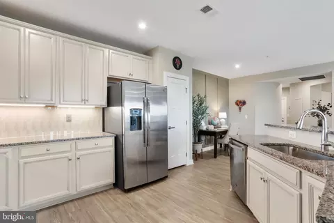 3272 Pine Needle Cir #301, Frederick, MD 21704 photo 17