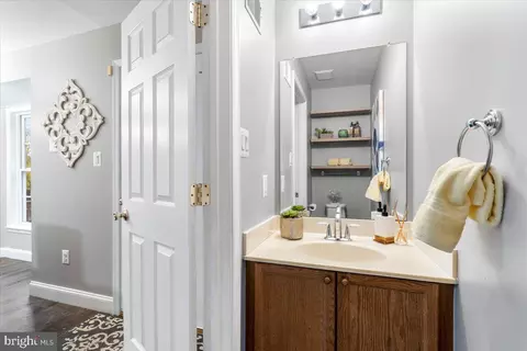 563 Primus Ct, Frederick, MD 21703 photo 8