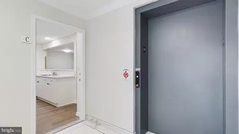 Entry Way - 302 Baughmans Ln #C, Frederick, MD 21702 photo 7 of 8