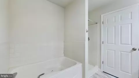 Entry Way - 302 Baughmans Ln #C, Frederick, MD 21702 photo 4 of 8