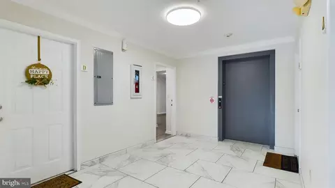 Entry Way - 302 Baughmans Ln #C, Frederick, MD 21702 photo 6 of 8