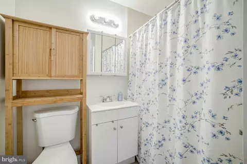 Bath - 6092 Quartz Cir, Frederick, MD 21702 photo 2 of 2