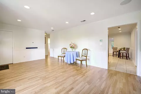Living - 6092 Quartz Cir, Frederick, MD 21702 photo 2 of 4
