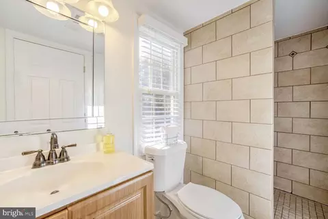 Bath - 6092 Quartz Cir, Frederick, MD 21702 photo 1 of 2