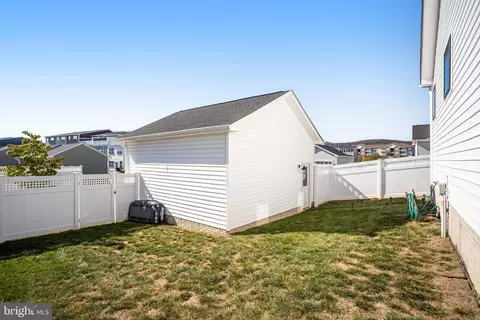 Exterior - 1204 Marsalis Pl, Frederick, MD 21702 photo 2 of 4