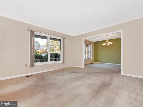 8170 Claiborne Dr, Frederick, MD 21702 photo 5