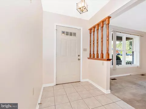 8170 Claiborne Dr, Frederick, MD 21702 photo 3