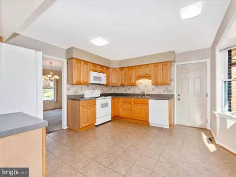 8170 Claiborne Dr, Frederick, MD 21702 photo 13