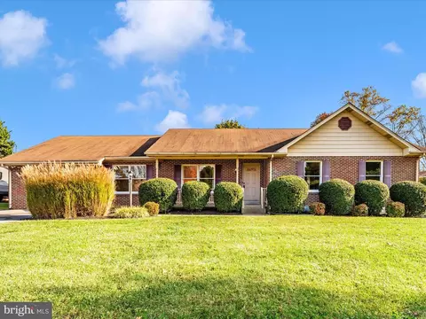 8170 Claiborne Dr, Frederick, MD 21702