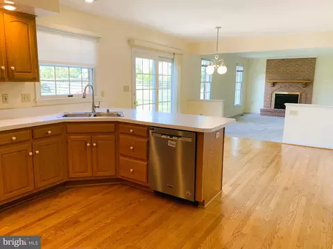 8202 Fox Hunt Ln, Frederick, MD 21702 photo 13