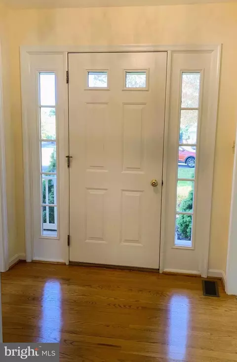 8202 Fox Hunt Ln, Frederick, MD 21702 photo 9