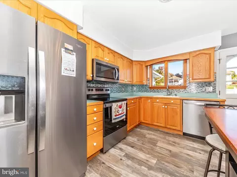 9242 Oak Tree Cir, Frederick, MD 21701 photo 13