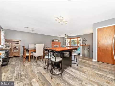 9242 Oak Tree Cir, Frederick, MD 21701 photo 15
