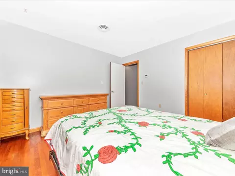 9242 Oak Tree Cir, Frederick, MD 21701 photo 17